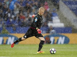 Selesai Operasi Hernia, Schmeichel Ingin Langsung Main