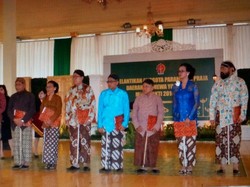 Sri Sultan Angkat Mahfud MD dan 7 Tokoh Jadi Anggota Dewan Pertimbangan