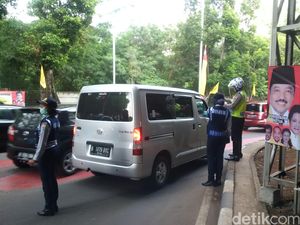 Empat Mobil Kena Tilang di Wilayah Kuningan, Arus Lalin Masih Lancar Empat Mobil Kena Tilang di Wilayah Kuningan, Arus Lalin Masih Lancar