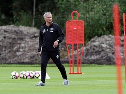 Mourinho Curhat Soal Sulitnya Hidup di Manchester