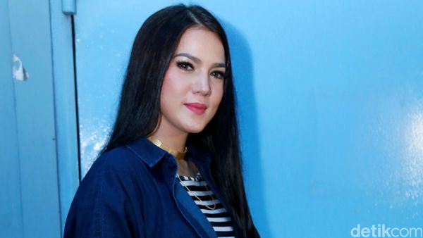 Perut Hamil 5 Bulan Alice Norin