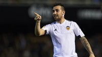 Paco Alcacer diboyong Barcelona dari Valencia pada 2016. Kini, Alcacer sudah dilepas ke Borussia Dortmund. (Foto: Manuel Queimadelos Alonso/Getty Images)
