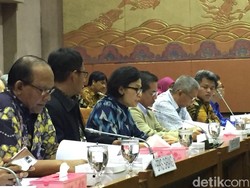 Sibuknya Sri Mulyani di DPR, Bahas Anggaran Hingga Wakili Rini Soemarno