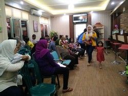 Bikin e-KTP Masih Repot, di Ciputat Tangsel Antrean Warga Malah Dibatasi