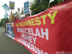 Buruh Demo MK Minta UU Tax Amnsety Dihapus