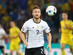 Bermain untuk Timnas Jerman Jadi Ajang Timba Ilmu Buat Mustafi