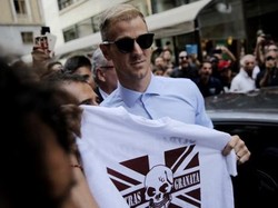 Tiba di Turin, Joe Hart Dapat Sambutan Meriah