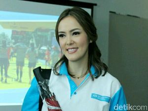 Cathy Sharon Tak Percaya dengan Perceraian Cathy Sharon Tak Percaya dengan Perceraian