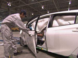 Cara Daihatsu Manipulasi Uji Tabrak Samping