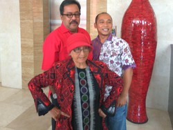 Ngaku Titisan Soekarno, Nenek Ariyati Tantang Mega Dukung Ahok-Djarot