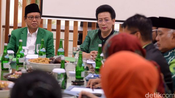 Djan Faridz Terima GKR Hemas