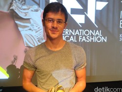 Prihatin Banyak Sampah, Alumnus UGM asal Prancis Olah Ban Bekas Jadi Sepatu