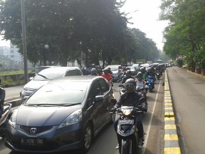 Imbas Ganjil Genap, Jalur Alternatif di Jl Penjernihan-Karet Bivak Padat