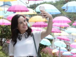 Ini Kisah Seru Chelsea Islan Seputar Selfie dengan Penggemar