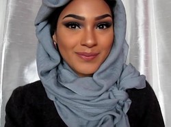 Tutorial Hijab dengan Aksen Layer untuk Datang ke Pesta