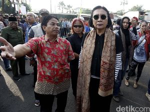 Misteri Telepon Ratna Sarumpaet yang Berujung Kembalinya Mobil Misteri Telepon Ratna Sarumpaet yang Berujung Kembalinya Mobil