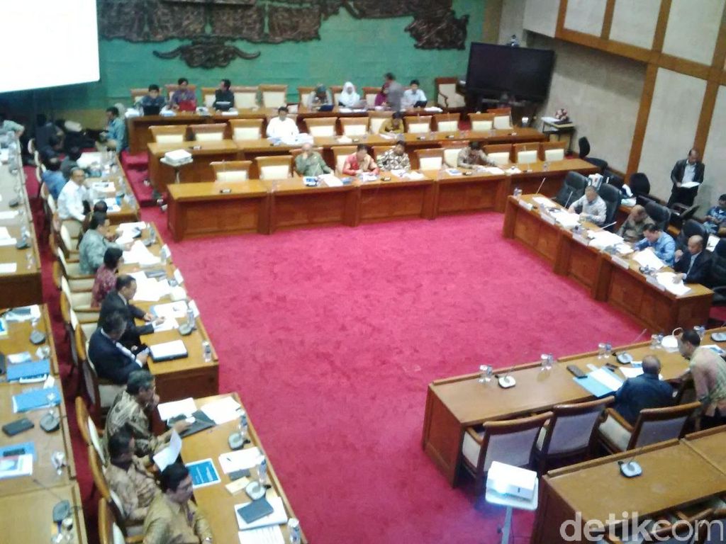Menkeu, Kepala Bappenas dan Gubernur BI Rapat dengan Komisi XI Bahas RAPBN 2017 Menkeu, Kepala Bappenas dan Gubernur BI Rapat dengan Komisi XI Bahas RAPBN 2017