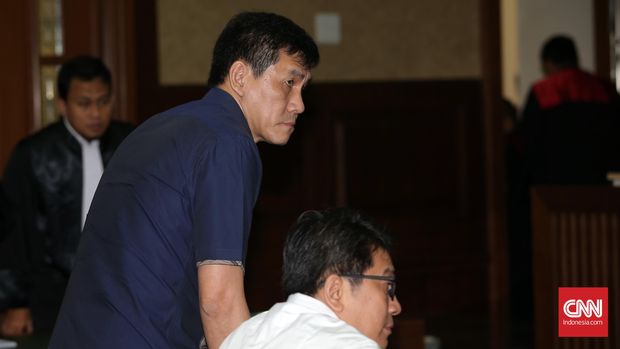 Terpidana suap ayng juga mantan Presiden Direktur PT Agung Podomoro Land Ariesman Widjaja (kiri), 2016.