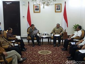 Aher Lapor Kesiapan Pelaksanaan PON Jabar ke Wapres JK Aher Lapor Kesiapan Pelaksanaan PON Jabar ke Wapres JK