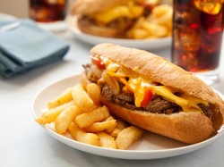 Pegawai Beberkan Menu yang Sebaiknya Tak Dipesan di Resto Cepat Saji Ini