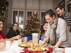 Usai Syukuran Sembuh dari Keracunan, Keluarga Ini Kembali Keracunan Makanan