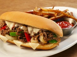 Nyam! Enaknya Makan Philly Cheesesteak yang Gurih di 4 Tempat Ini
