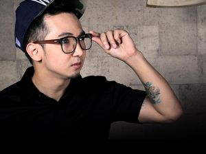 Mantap! YouTuber Edho Zell Borong Semua Tiket Nonton dan Menu di Bioskop Mantap! YouTuber Edho Zell Borong Semua Tiket Nonton dan Menu di Bioskop