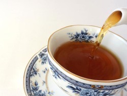 Ini Cara Menyeduh Teh Hitam dalam Teko Agar Lebih Enak