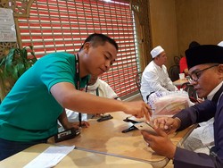 Rasa Haru Pelayan Tamu Allah dalam Urusan Komunikasi