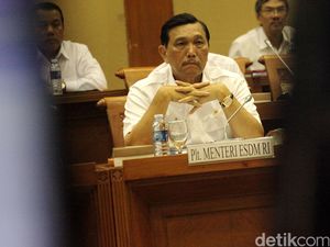 Luhut Minta Revisi Rencana Pengembangan Masela Selesai 8 Bulan Luhut Minta Revisi Rencana Pengembangan Masela Selesai 8 Bulan