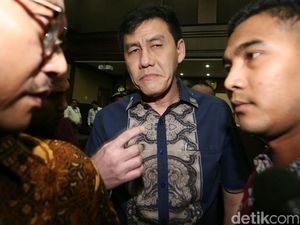 Divonis 3 Tahun Bui, Ariesman Widjaja Pikir-pikir Dulu Divonis 3 Tahun Bui, Ariesman Widjaja Pikir-pikir Dulu