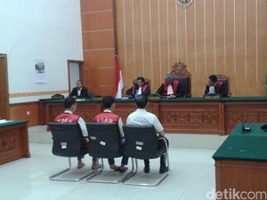 Dua WN China Penyelundup Sabu 20 Kg Dituntut Mati