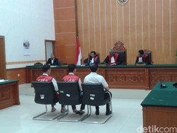 Dua WN China Penyelundup Sabu 20 Kg Dituntut Mati