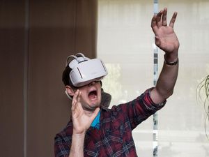 Samsung Exynos Jadi Otak di Balik Headset VR Alcatel Vision Samsung Exynos Jadi Otak di Balik Headset VR Alcatel Vision