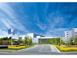 Melihat Produksi Pabrik Baterai Prius