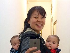Kecam Wanita yang Aborsi Demi Karier, Ibu Pamer Foto Menyusui Bayi Sambil Kerja Kecam Wanita yang Aborsi Demi Karier, Ibu Pamer Foto Menyusui Bayi Sambil Kerja