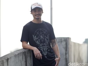 Kecintaan Reuben Elishama dengan Jam Tag Heuer dan Gitar Gibson Les Paul