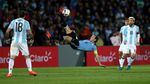 Messi Menangkan Argentina atas Uruguay