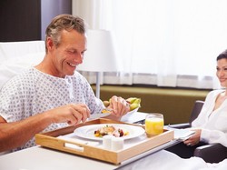 Agar Makanan Enak, Chef dan Ahli Gizi Bekerjasama Sajikan Makanan Pasien