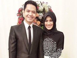 Foto: Tampil Serasi dengan Pasangan Saat Kondangan Ala Selebriti Berhijab