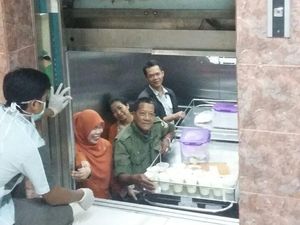 Lift di RS Fatmawati Rusak, Petugas Sempat Terjebak Lift di RS Fatmawati Rusak, Petugas Sempat Terjebak