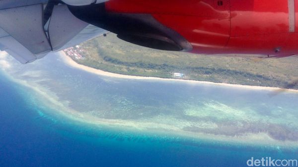 Asyiknya Naik Pesawat ke Bau-bau