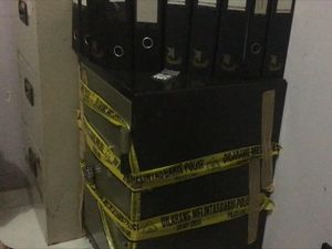 2 Brankas di Rumah Gatot Brajamusti Dipasangi Garis Polisi