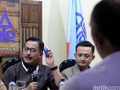 Diskusi Kontroversi Politik Tembakau