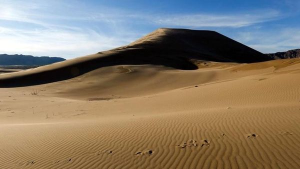 Potret Gurun Pasir Bernyanyi Kazakhstan