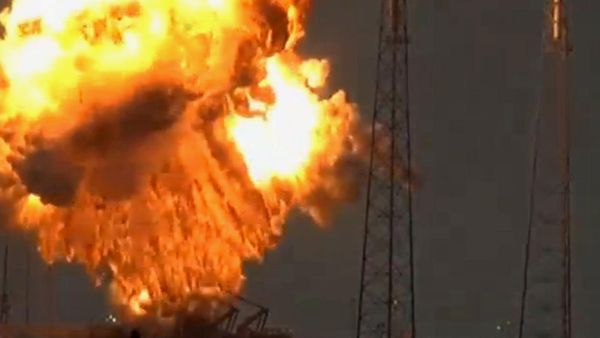 Detik-detik Meledaknya Roket SpaceX