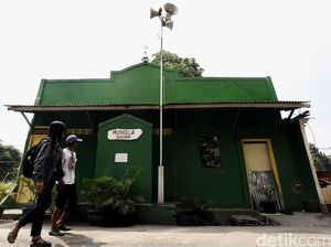 Tak Dibongkar, Musala di Rawajati Tetap Berdiri Kokoh