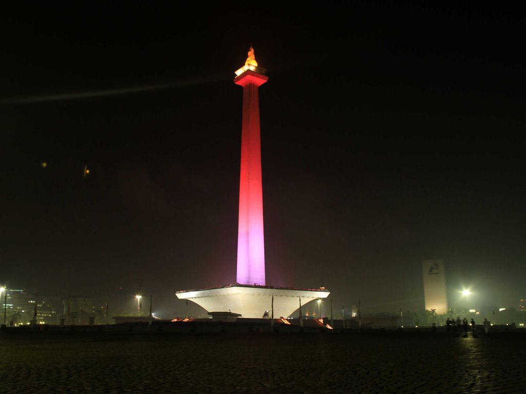 Hari Bumi, Lampu Monas dan 7 Landmark DKI Bakal Dipadamkan Sejam Pada 24 April Hari Bumi, Lampu Monas dan 7 Landmark DKI Bakal Dipadamkan Sejam Pada 24 April