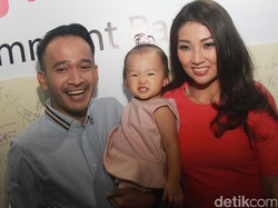 Gara-gara Cuci Baju Anak, Sarwendah Di-bully Haters di Instagram