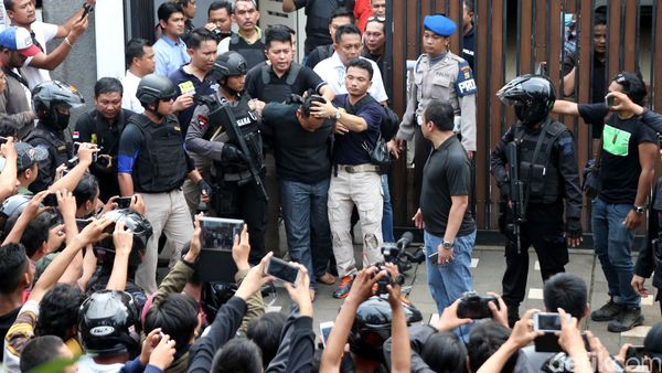Polisi Lumpuhkan Pelaku Perampokan di Pondok Indah